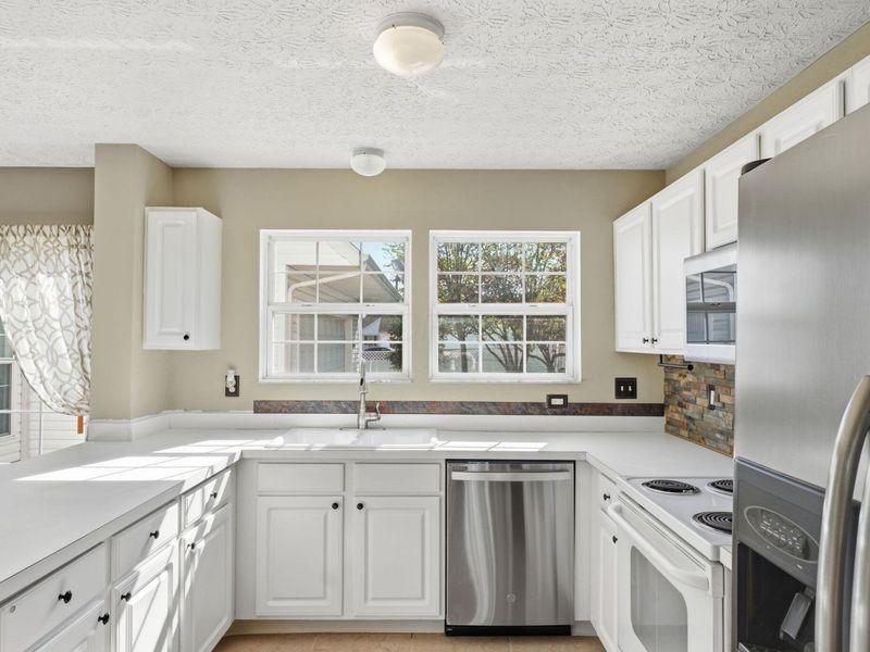 2424 Delowe Street, Grove City, OH 43123 Photo 22