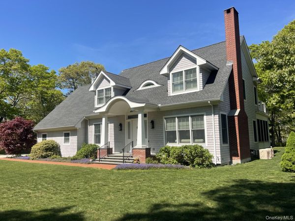 360 Masters Road, Laurel, NY 11948