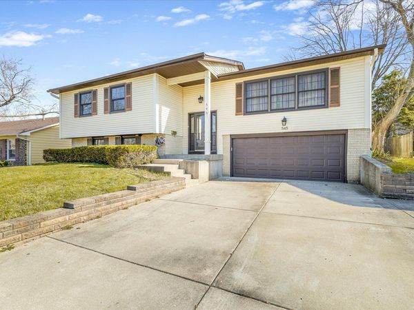 545 Andrew Lane , Lake Zurich, IL 60047