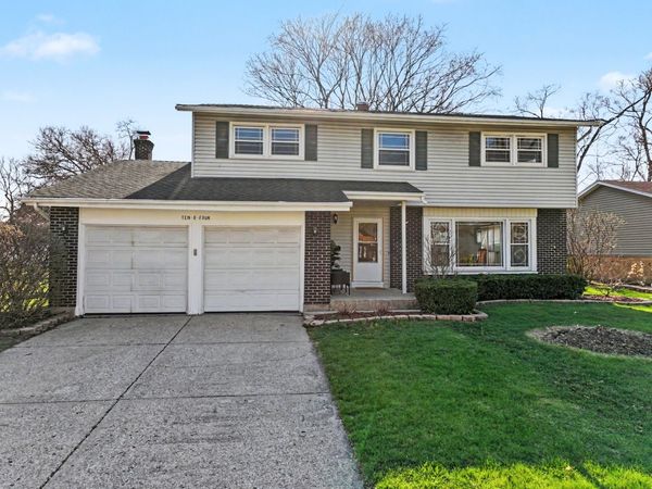 1004 N Greenfield Lane , Mount Prospect, IL 60056