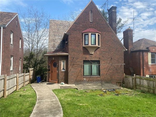 1926 Fairlawn St, Pittsburgh, PA 15221