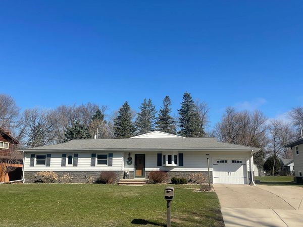 207 E Hollett Street, Tracy, MN 56175