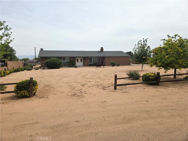13955 IROQUOIS Road, Apple Valley, CA 92307