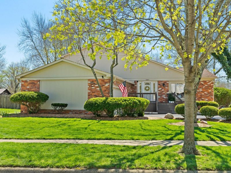 2387 Sonnington Drive, Dublin, OH 43016 Photo 2