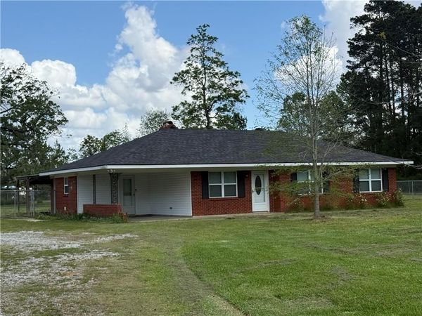 30 H STRANGE Road, Lecompte, LA 71346