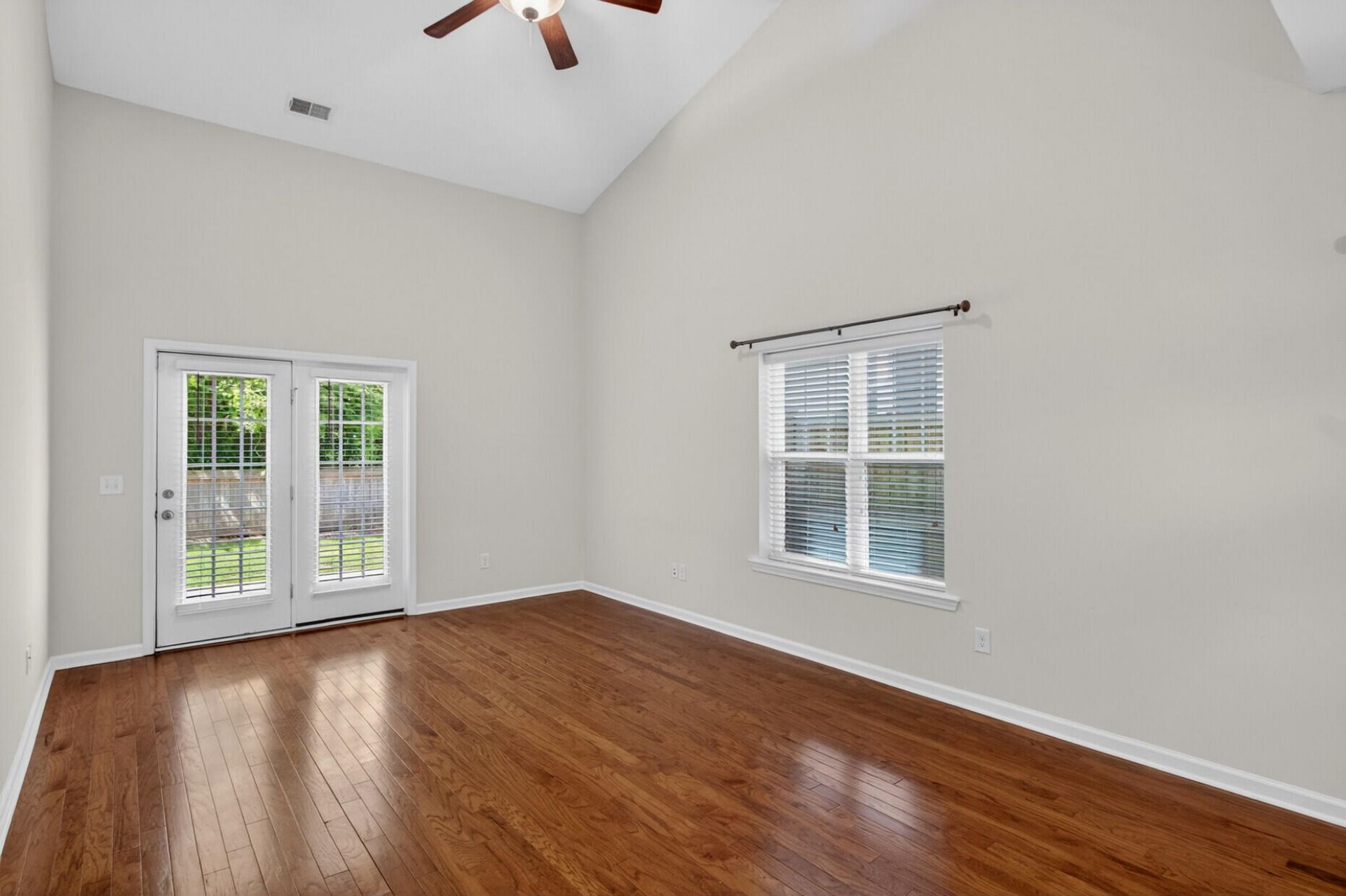 3121 Mulan Lane Photo 13
