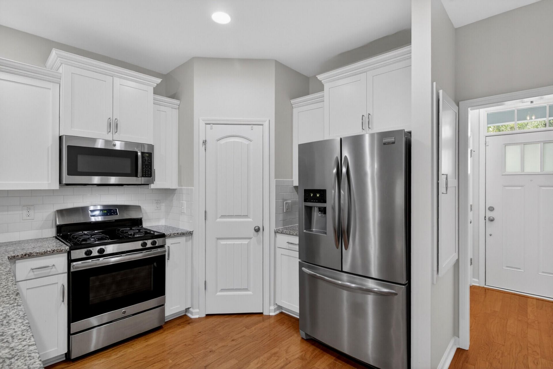 3121 Mulan Lane Photo 8