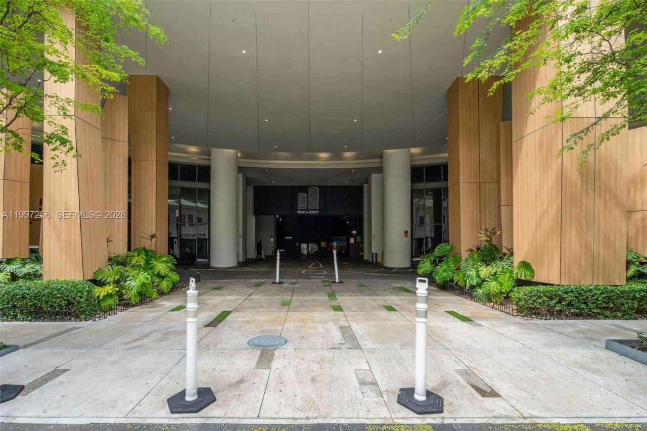 45 SW 9th St, Unit 2910, Miami, FL 33130 Photo