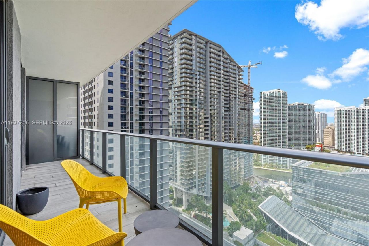 45 SW 9th St, Unit 2910, Miami, FL 33130 Photo