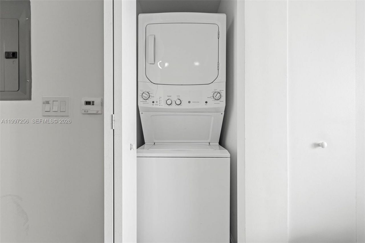 45 SW 9th St, Unit 2910, Miami, FL 33130 Photo