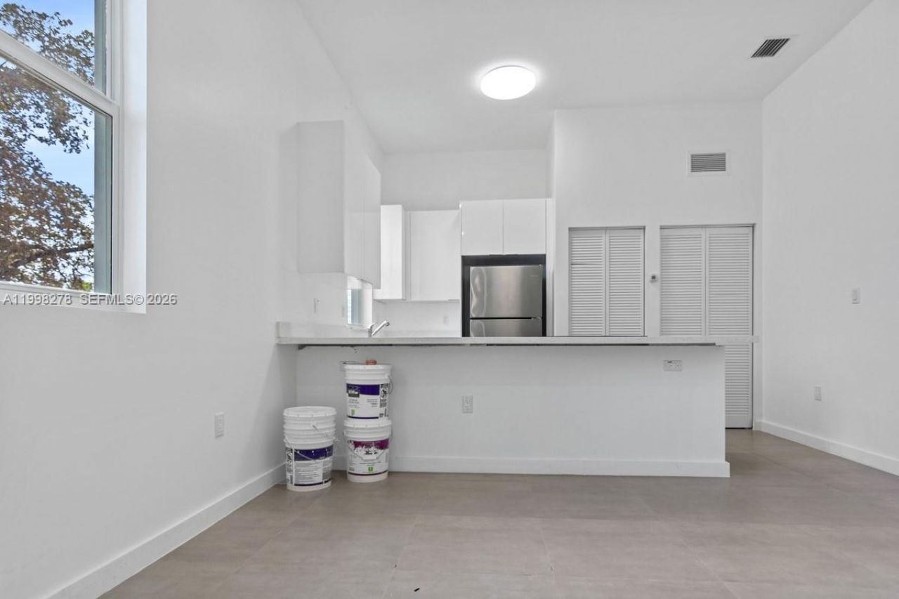 1935 NW 71st St, Unit B, Miami, FL 33147 Photo