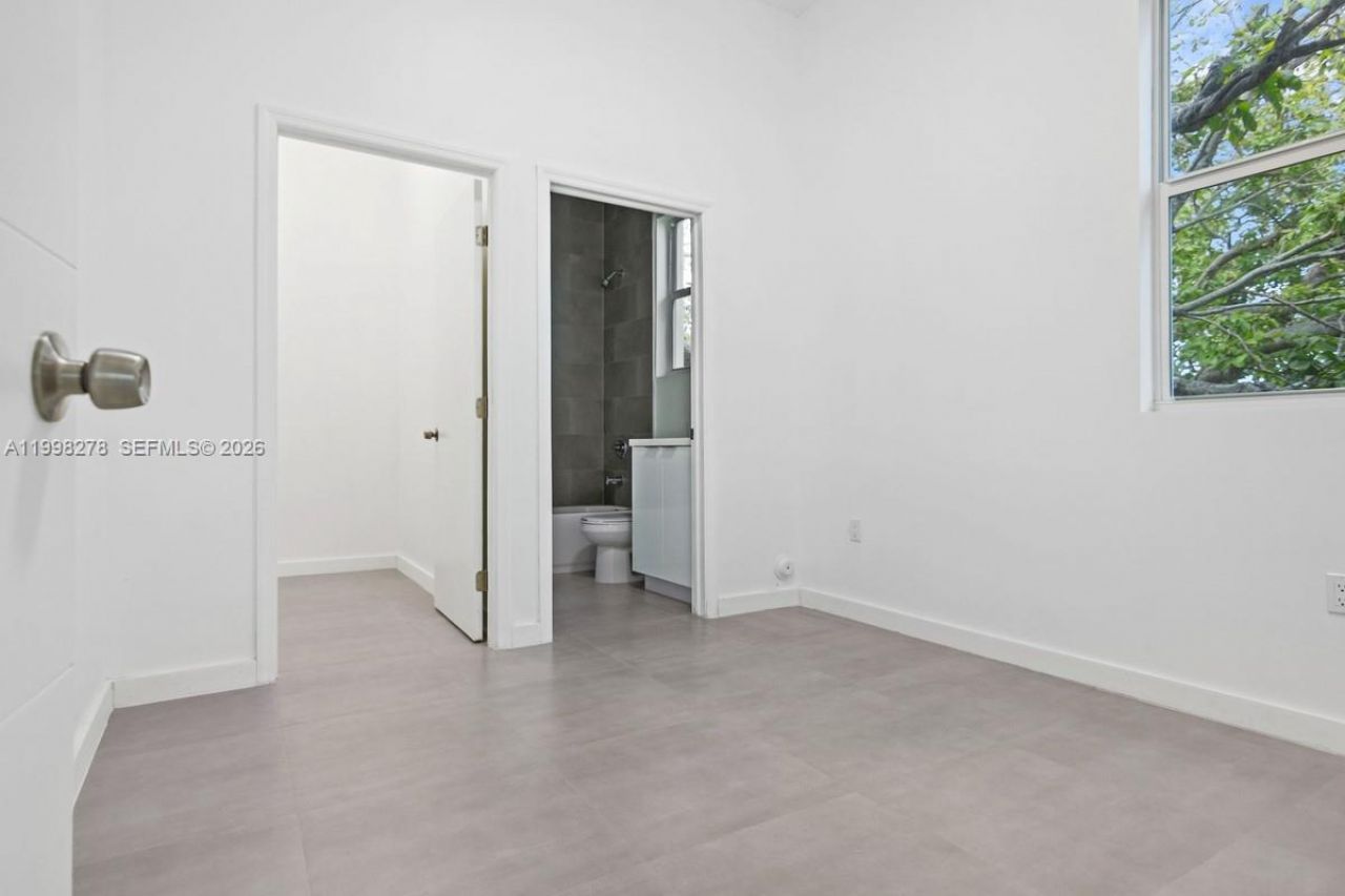 1935 NW 71st St, Unit B, Miami, FL 33147 Photo