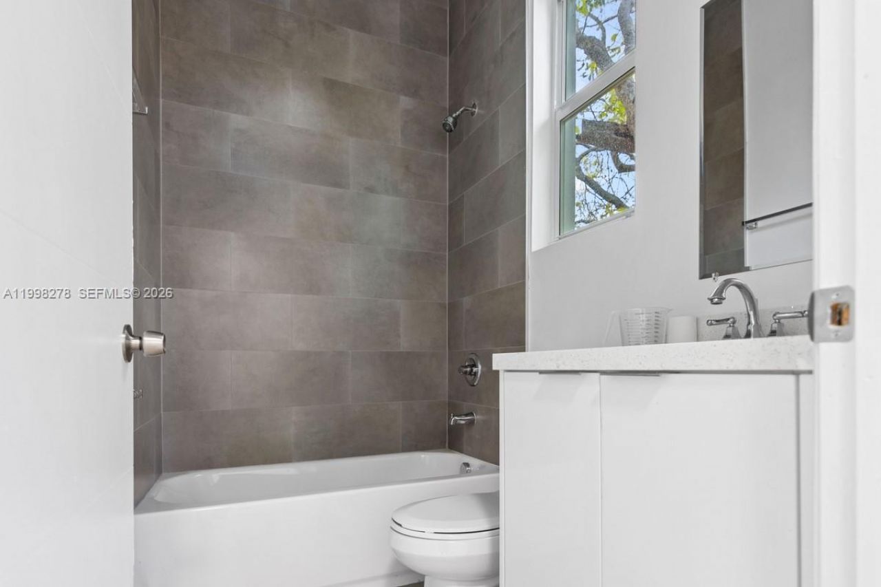 1935 NW 71st St, Unit B, Miami, FL 33147 Photo