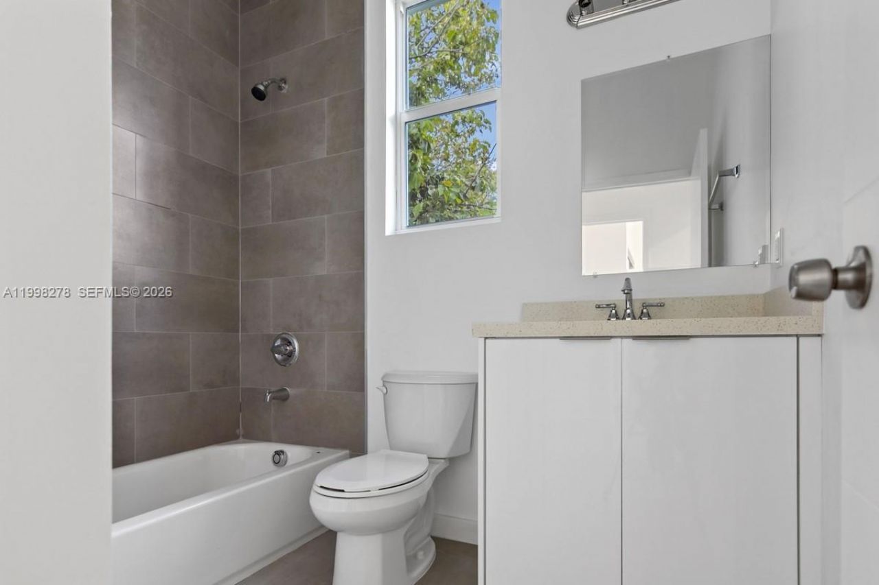 1935 NW 71st St, Unit B, Miami, FL 33147 Photo