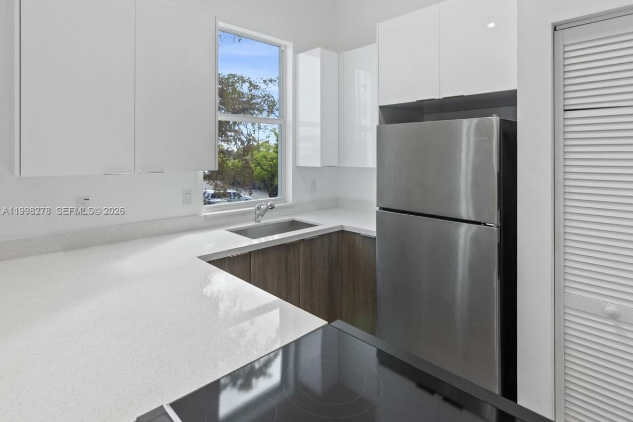 1935 NW 71st St, Unit B, Miami, FL 33147 Photo