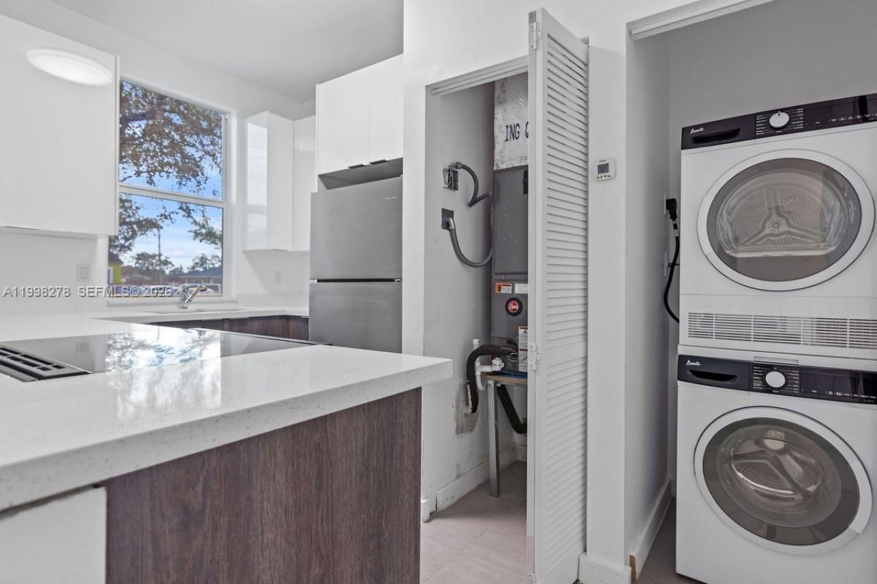 1935 NW 71st St, Unit B, Miami, FL 33147 Photo