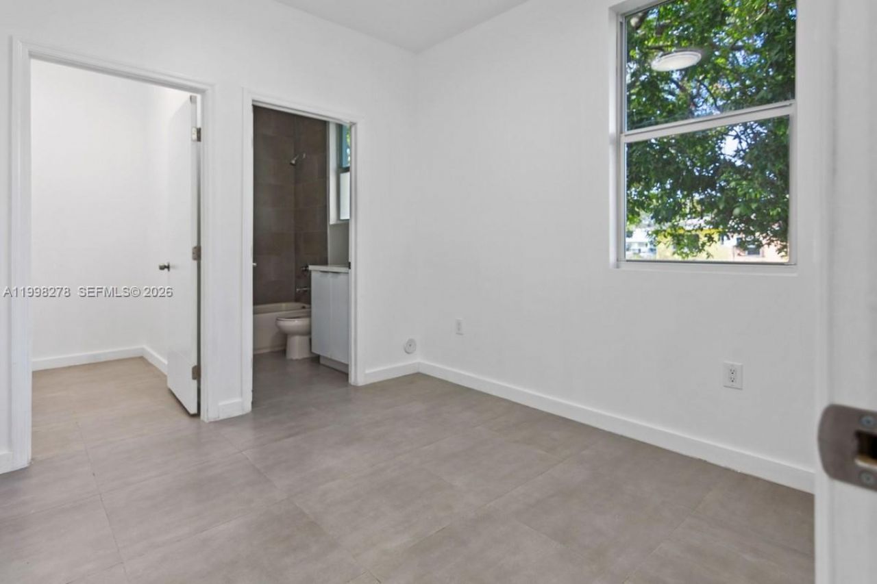 1935 NW 71st St, Unit B, Miami, FL 33147 Photo