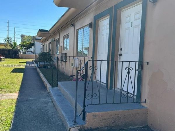 2110 NW 24th St, Unit 3, Miami, FL 33142