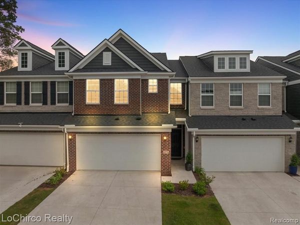 273 Strawberry Drive, Rochester Hills, MI 48307