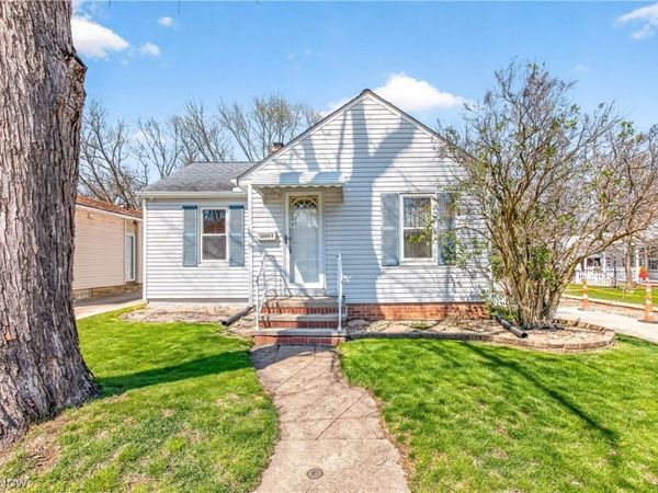 10004 Manoa Avenue, Brooklyn, OH 44144