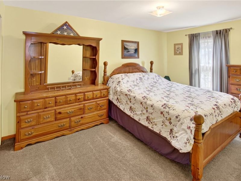 10004 Manoa Avenue, Brooklyn, OH 44144 Photo 19