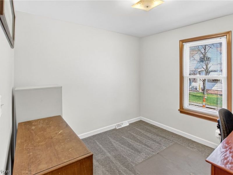 10004 Manoa Avenue, Brooklyn, OH 44144 Photo 23