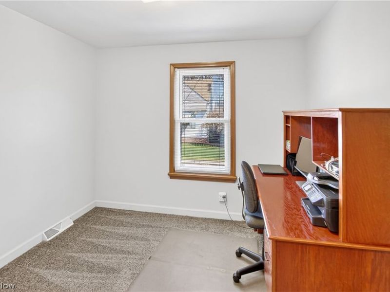 10004 Manoa Avenue, Brooklyn, OH 44144 Photo 24