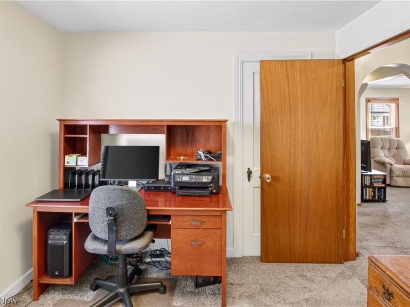 10004 Manoa Avenue, Brooklyn, OH 44144 Photo 25