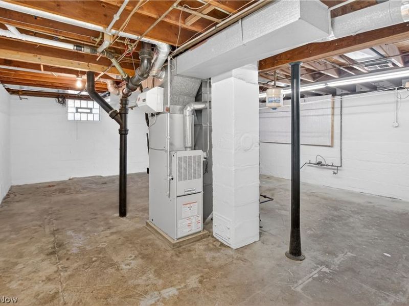 10004 Manoa Avenue, Brooklyn, OH 44144 Photo 26