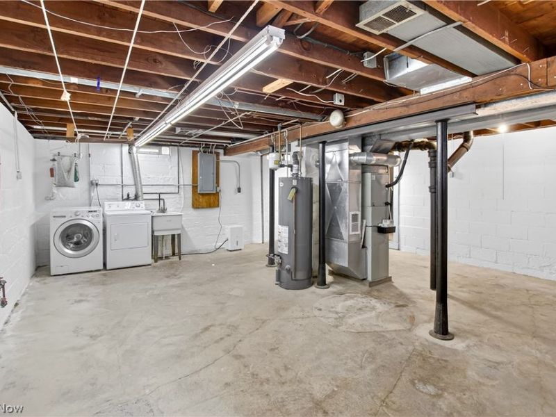 10004 Manoa Avenue, Brooklyn, OH 44144 Photo 28