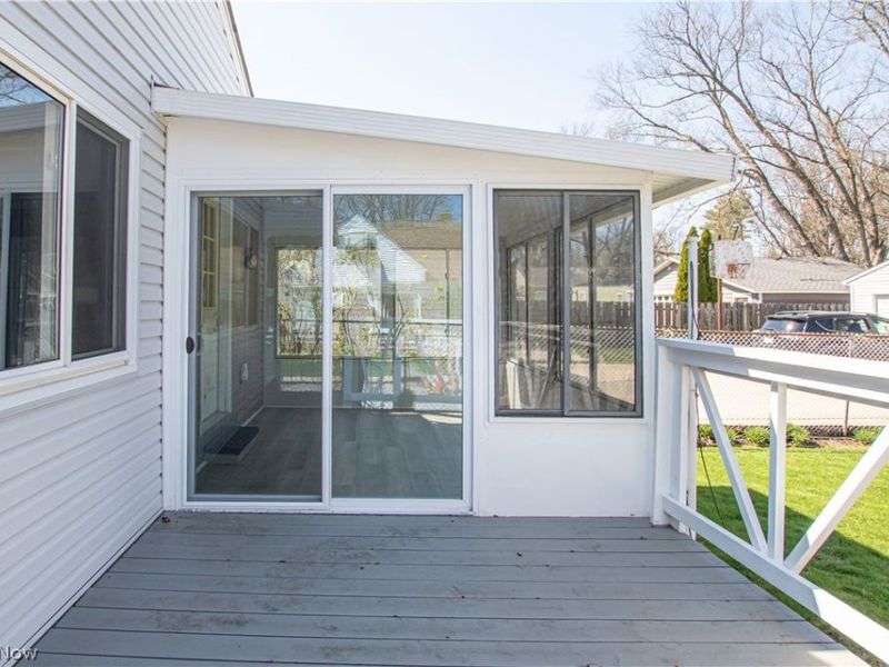 10004 Manoa Avenue, Brooklyn, OH 44144 Photo 30