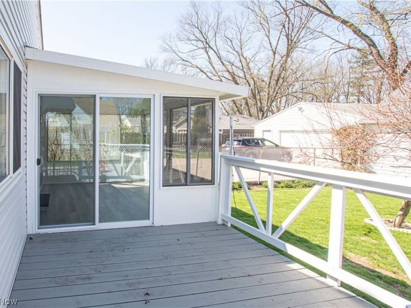 10004 Manoa Avenue, Brooklyn, OH 44144 Photo 31