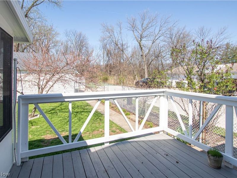 10004 Manoa Avenue, Brooklyn, OH 44144 Photo 33