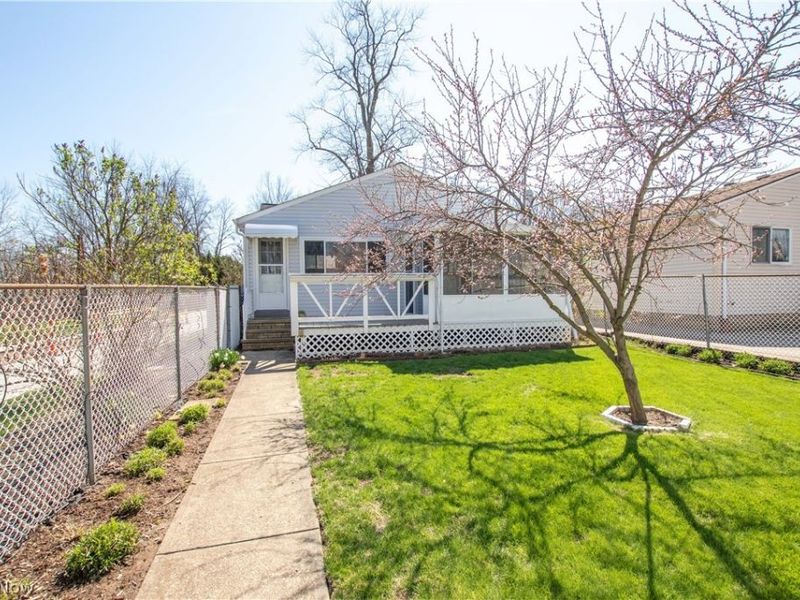 10004 Manoa Avenue, Brooklyn, OH 44144 Photo 36