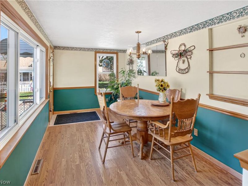 10004 Manoa Avenue, Brooklyn, OH 44144 Photo 7