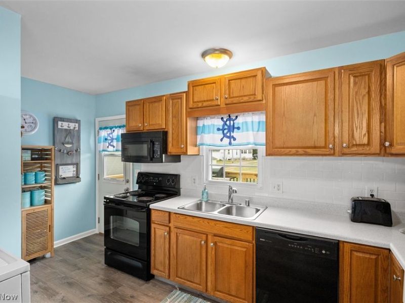 515 W 2nd Street, Port Clinton, OH 43452 Photo 10