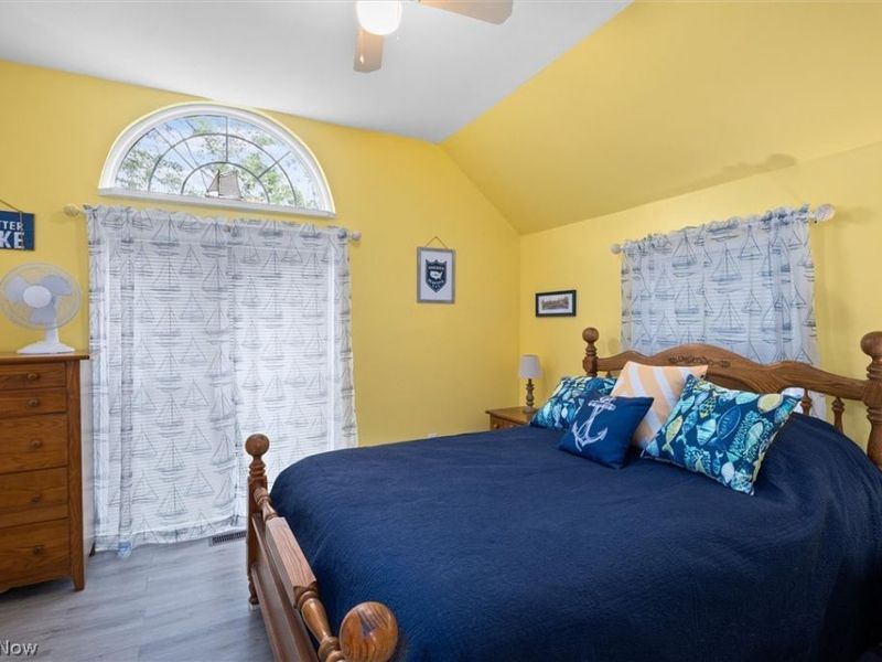 515 W 2nd Street, Port Clinton, OH 43452 Photo 16