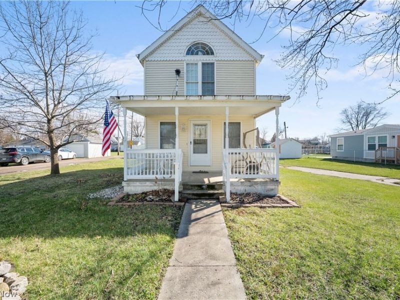 515 W 2nd Street, Port Clinton, OH 43452 Photo 3