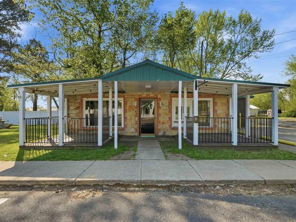 900 Main Street , Pangburn, AR 72121