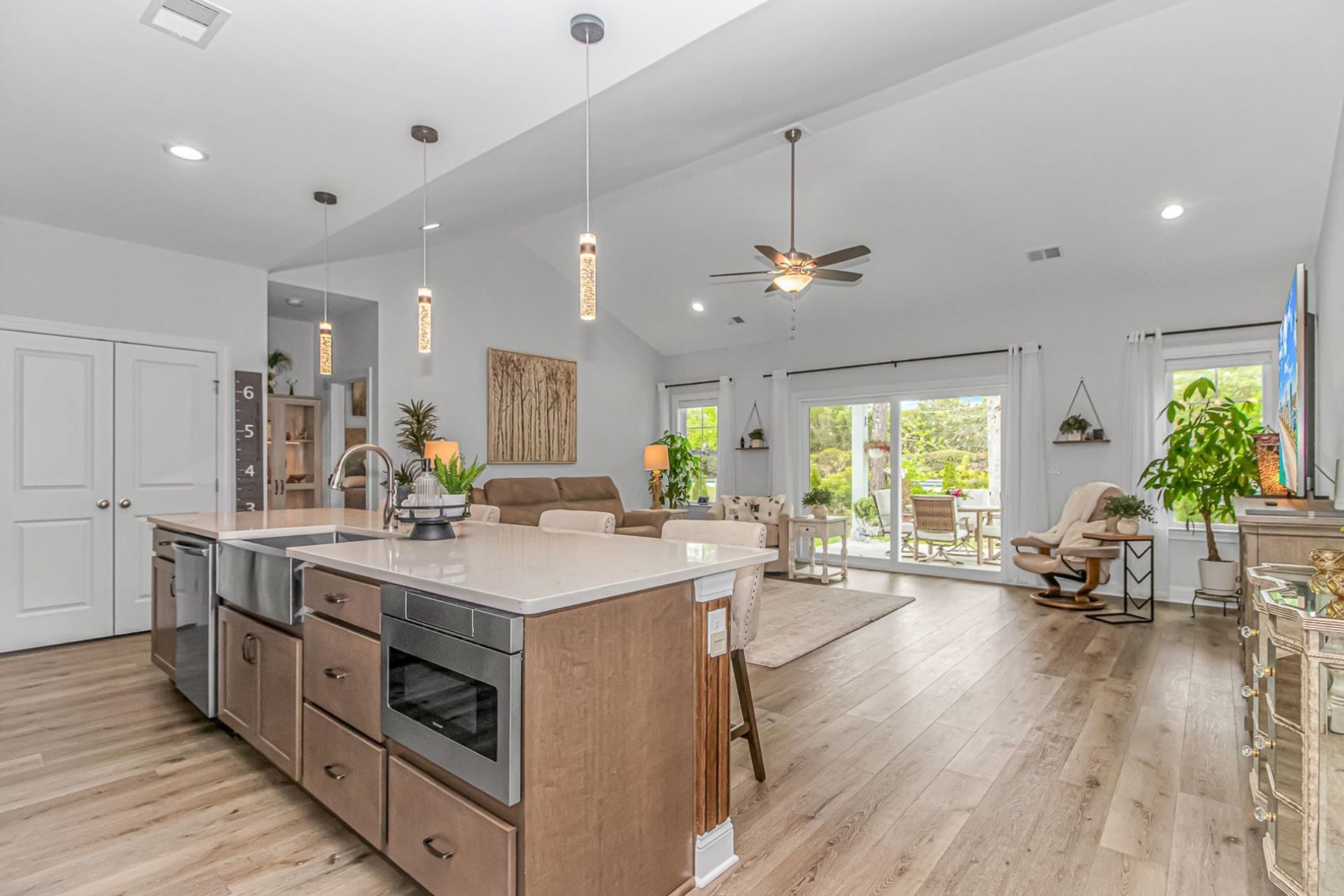 233 Outboard Dr. Photo 8