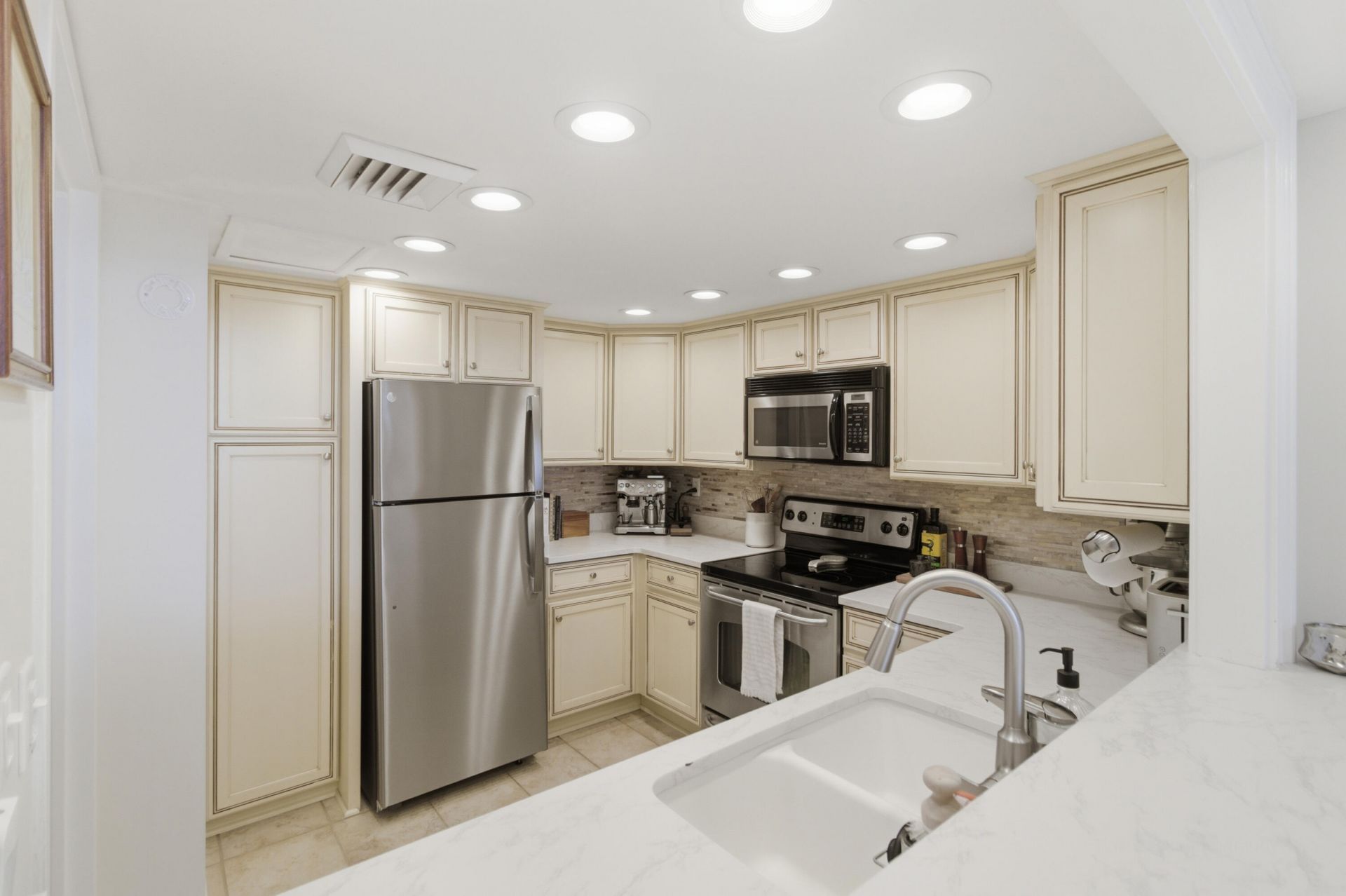 14 Lockwood Drive Photo 12