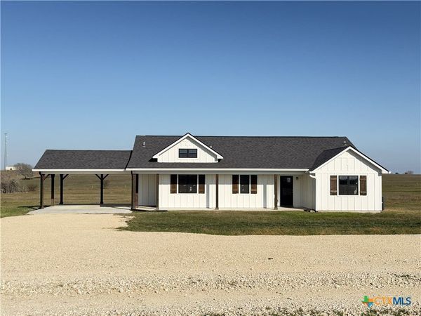 1742 Martinez Road, Yoakum, TX 77995