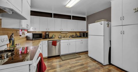 18 E Prater Way, Sparks, NV 89431 Photo