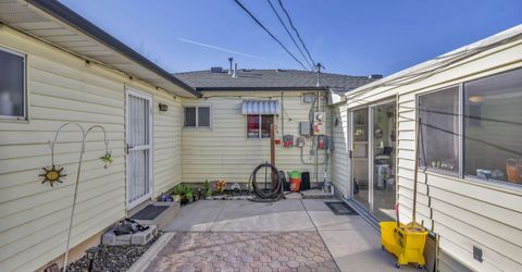 18 E Prater Way, Sparks, NV 89431 Photo