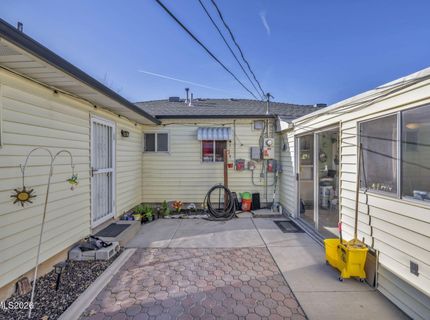 18 E Prater Way, Sparks, NV 89431 Photo