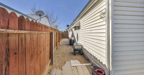 18 E Prater Way, Sparks, NV 89431 Photo