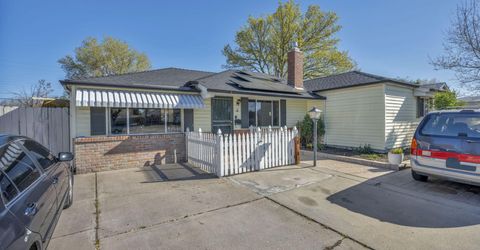 18 E Prater Way, Sparks, NV 89431 Photo