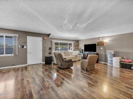 18 E Prater Way, Sparks, NV 89431 Photo