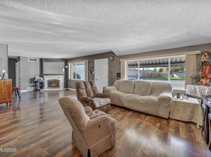 18 E Prater Way, Sparks, NV 89431 Photo