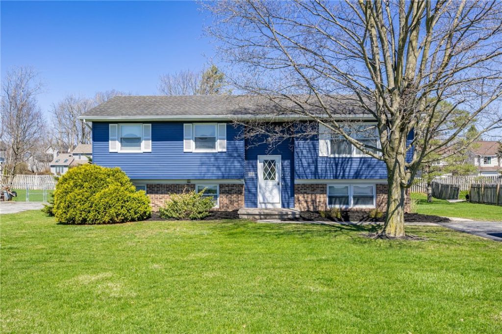 6040 County Road 41, Farmington, NY 14425 Main Photo